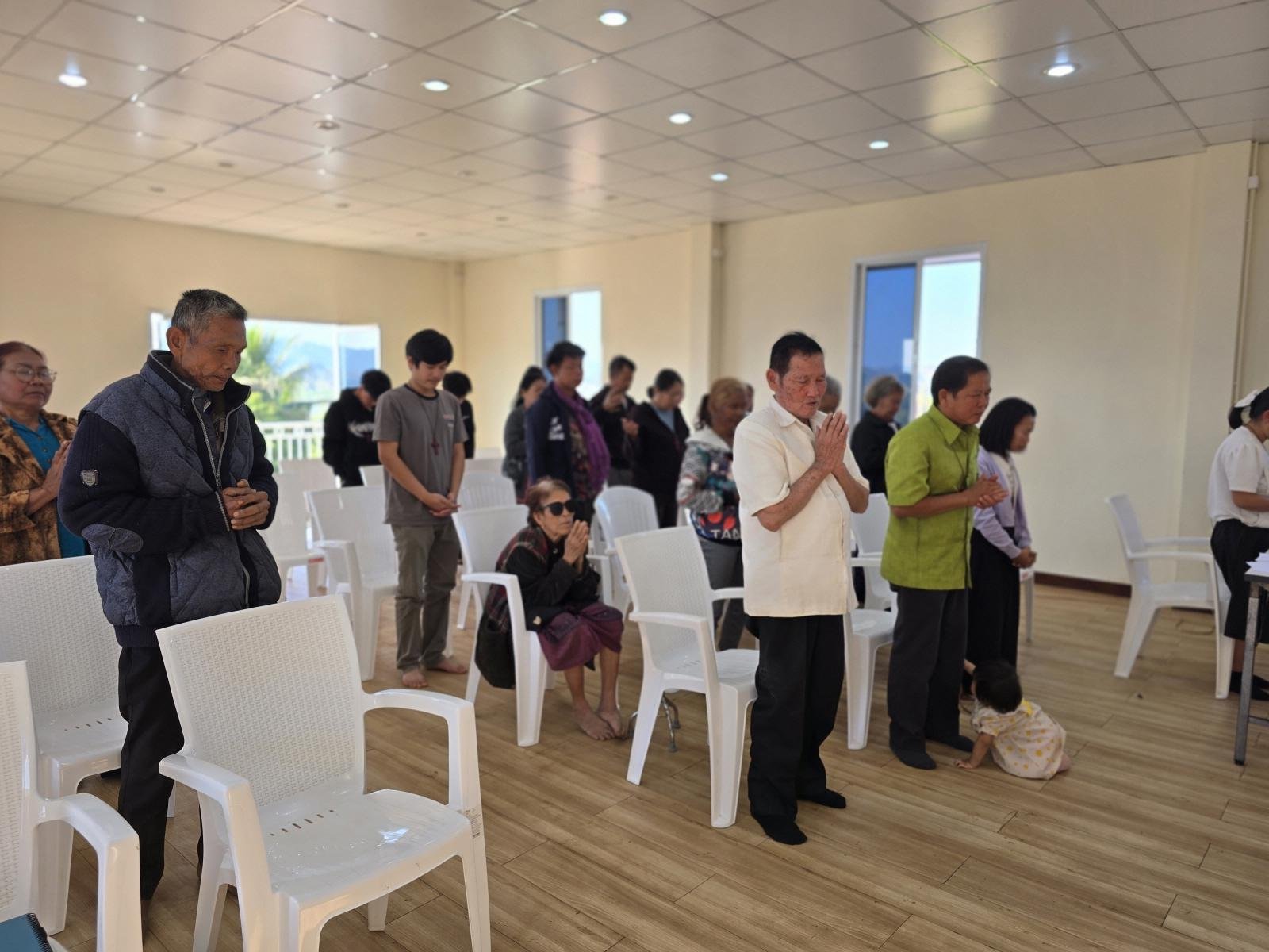 20250113_예배시 찬양[크기변환].jpg