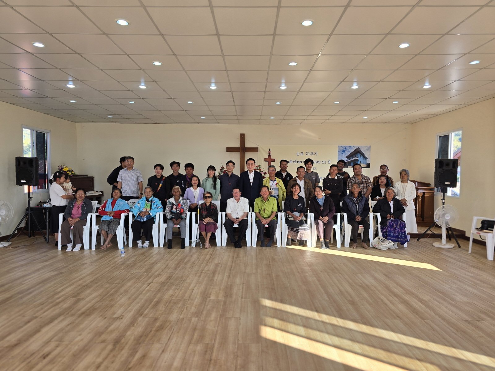 20250113_예배후 사진1[크기변환].jpg