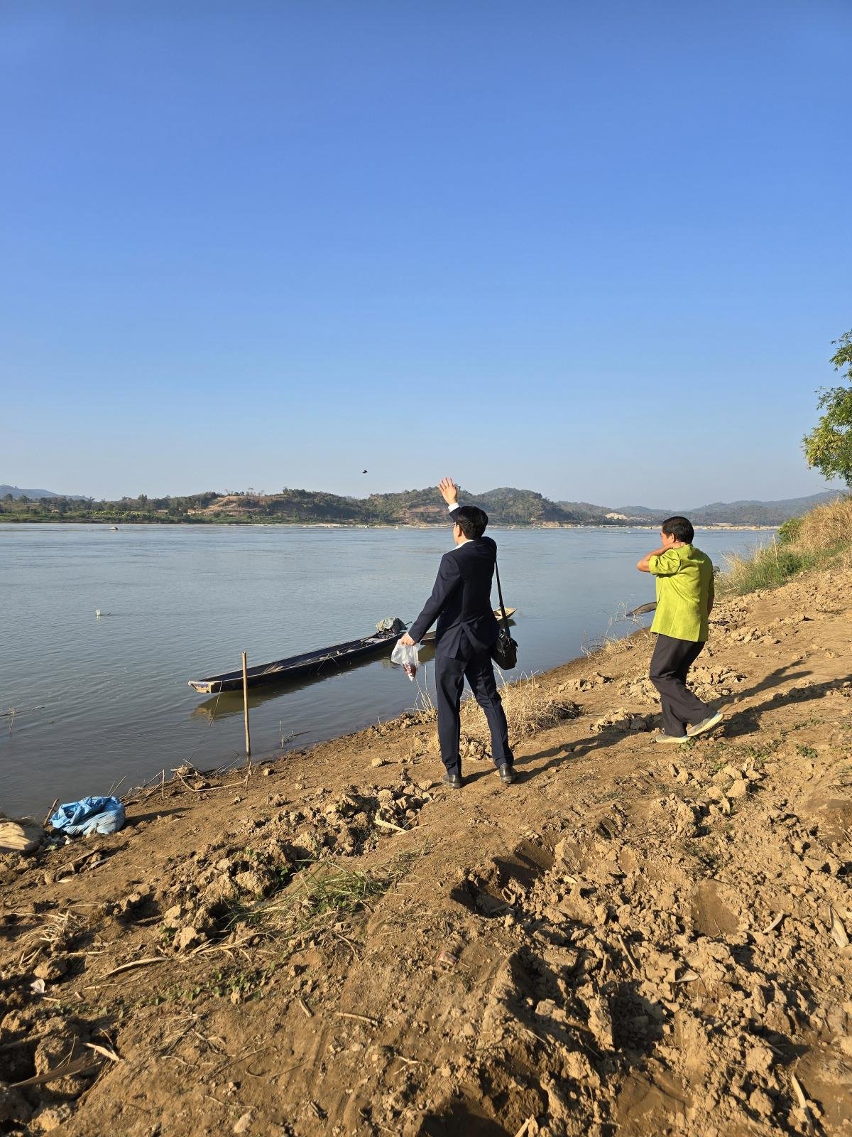 20250113_십자가 띄우기[크기변환].jpg