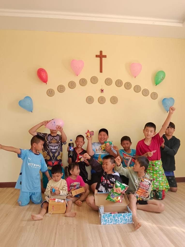 화-2024.12.21-선교관내 어린이들 크리스마스행사2.jpg