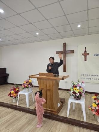 5-20260114_새벽설교 축도.jpg